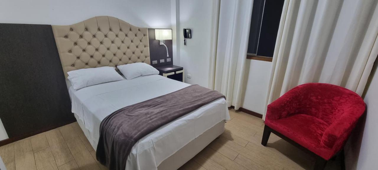 Hotel Imperio Real Trujillo Exteriér fotografie